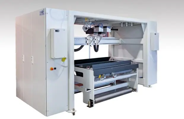 Laser cutting system especially for the packaging industry